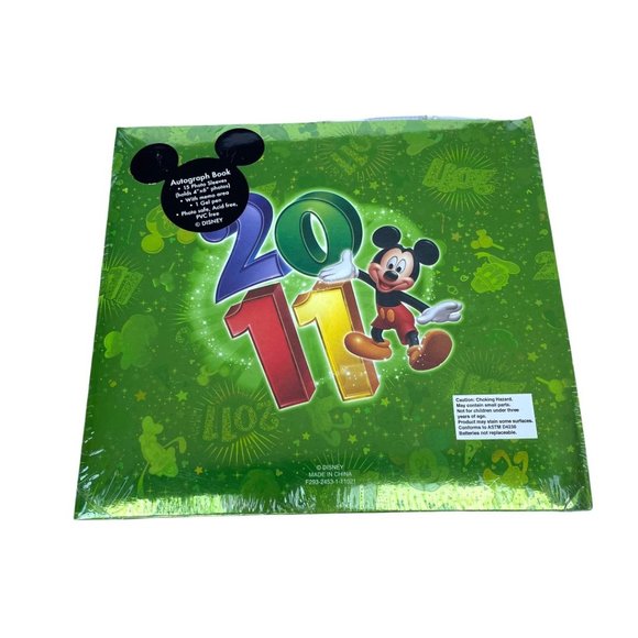 Walt Disney World 2011 Autograph and Photograph Book with Pen - Picture 3 of 5